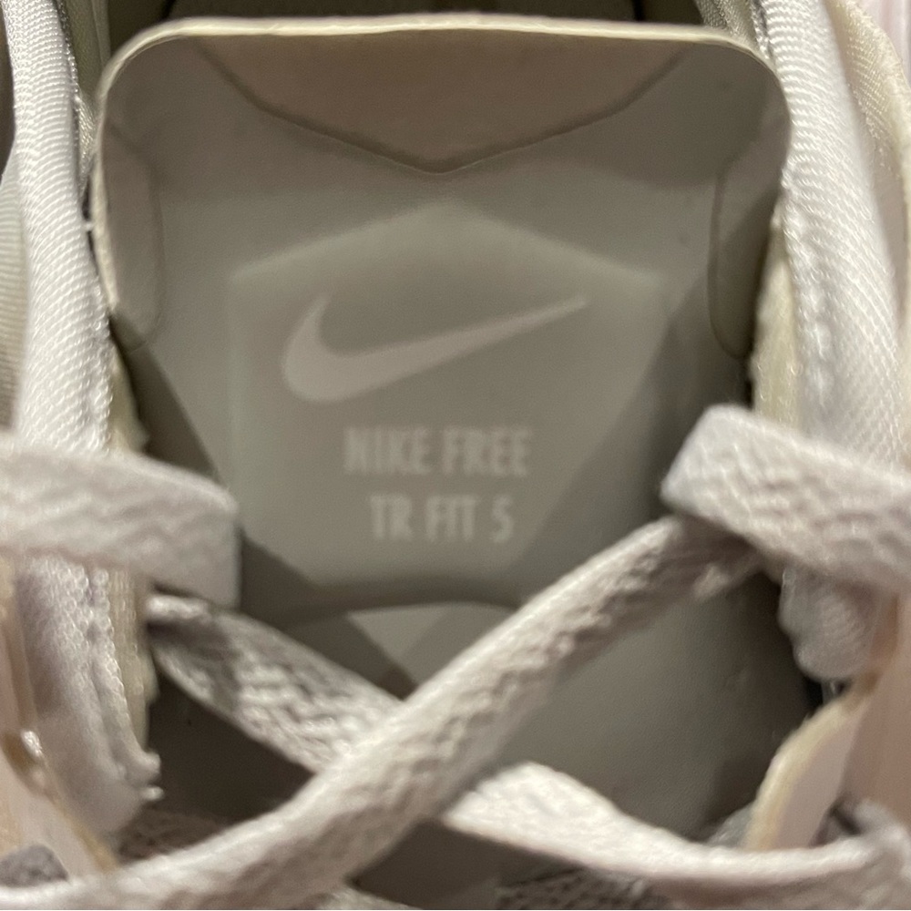 EUC Nike Free 5.0 TR Fit 5 Women’s White/Metallic Training Shoe - Picture 14 of 16